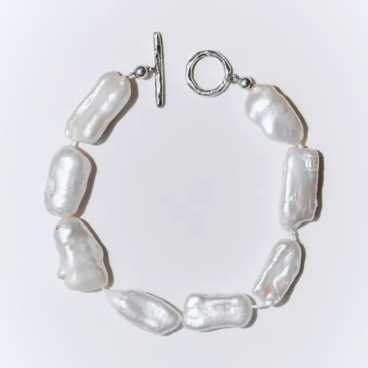 Pearl Bracelet with Handcrafter Silver Toggle Clasp