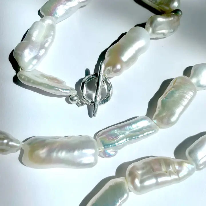 Pearl Bracelet with Handcrafter Silver Toggle Clasp
